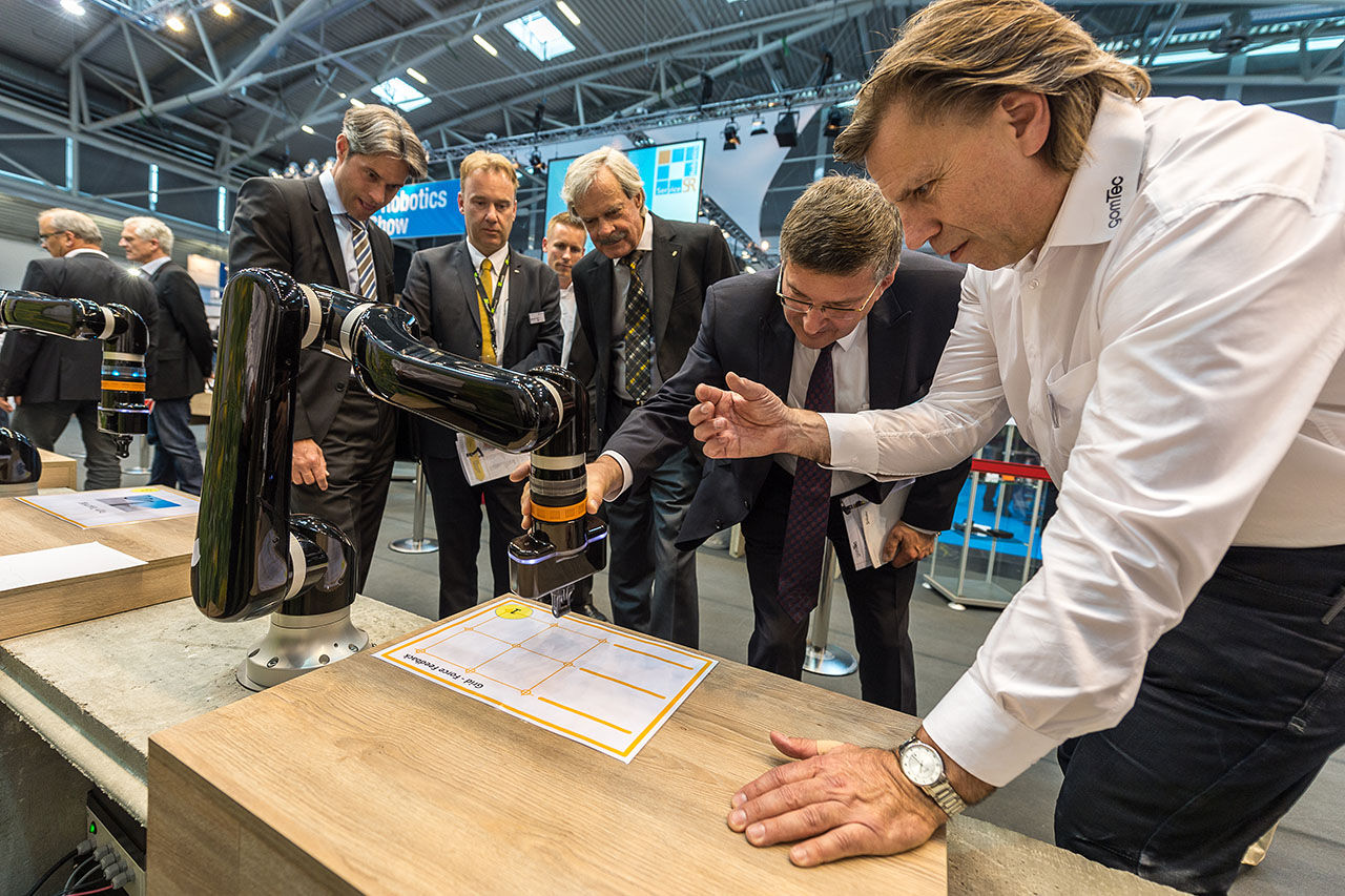 gomtec's Roberta collaborative robot arm